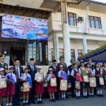 Pena Kecil di Hari Perhubungan: Ketika Bantuan Sekolah Menjadi Harapan Baru Anak-Anak Ende