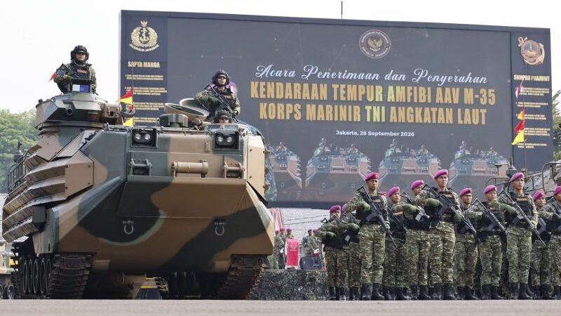 Perkuat Benteng Nusantara: Mengapa Kedatangan 12 Ranpur Amfibi AAV M-35 Jadi Angin Segar Bagi Penjaga Lautan Kita?